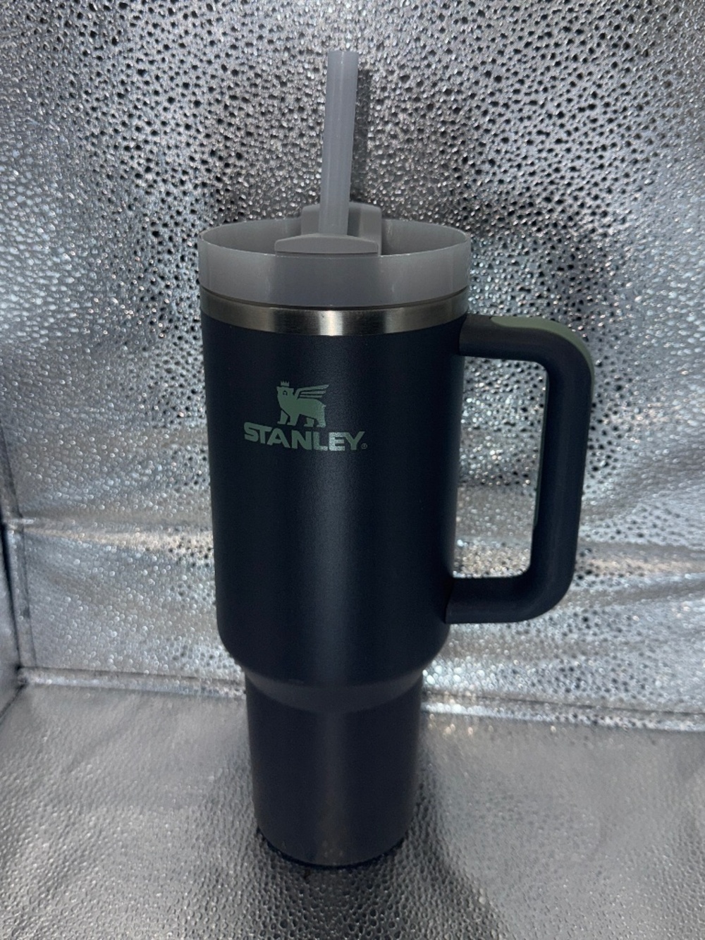 Stanley Quencher H2.0 40oz Charcoal Gray Green Tumbler Handle Lid Straw